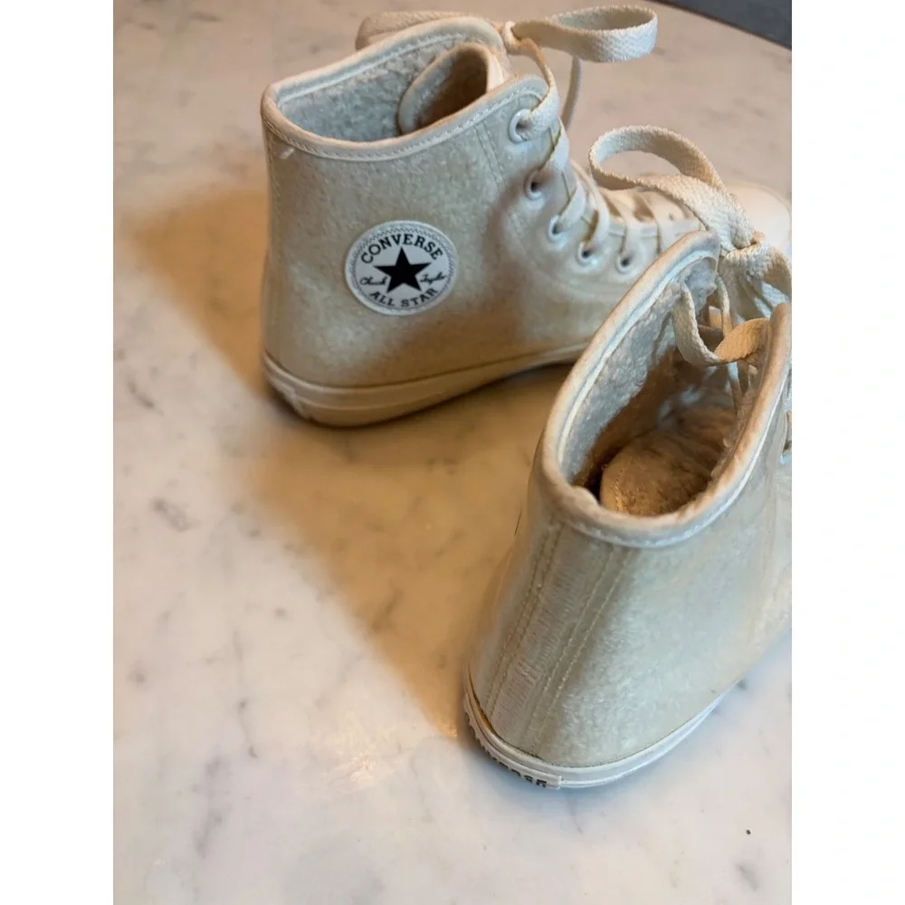 Converse Chuck Taylor Back to School Sherpa Lined Translucent Junior 6